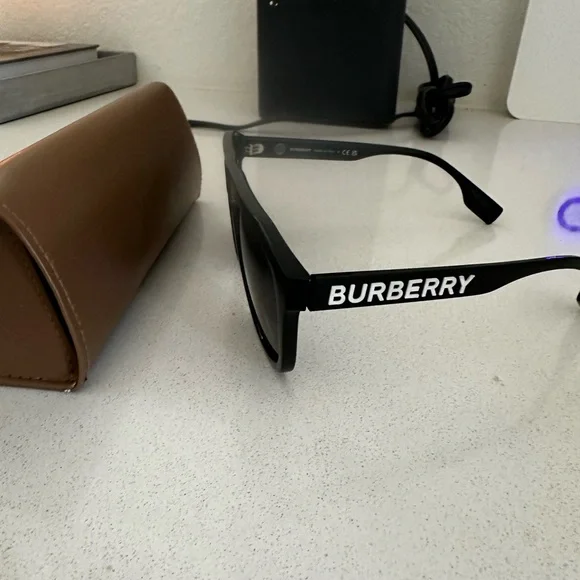 BLACK FRIDAY SALE: Burberry Aviator Sunglasses - Picture 4 of 5